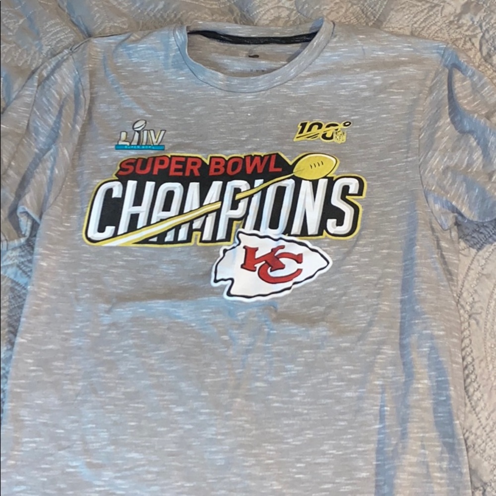COPY - NWOT Chiefs Super Bowl shirt